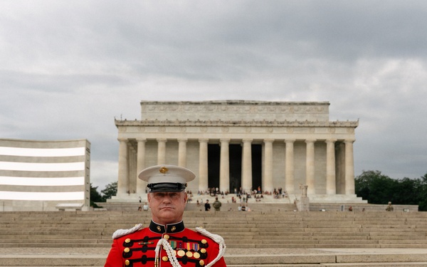 Master Gunnery Sgt. Kevin Bennear Sings the National Anthem at the National Military Monument