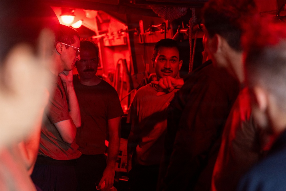 USS Mustin conducts security reaction force-bravo course