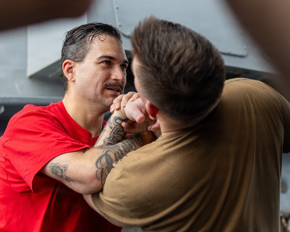 USS Mustin conducts security reaction force-bravo course