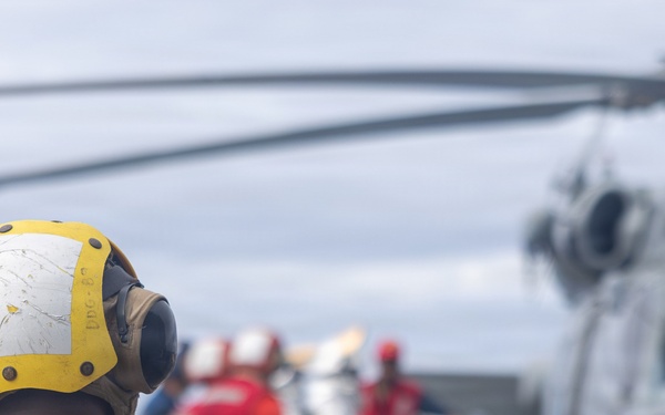 USS Mustin conducts integrated training team drill
