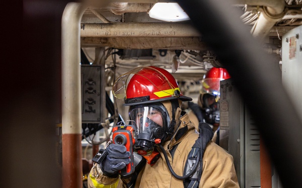 USS Mustin conducts integrated training team drill