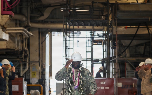 USS Bataan (LHD 5) Rings Off Damage Control Assistant