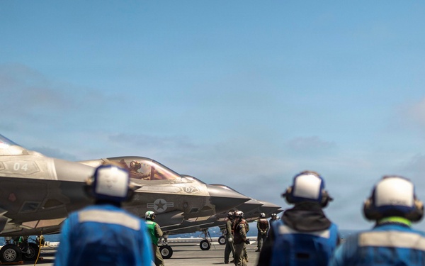 13th MEU | VMFA-211 Conducts a Simulated Expeditionary Airstrike