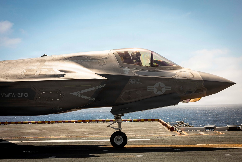 13th MEU | VMFA-211 Conducts a Simulated Expeditionary Airstrike