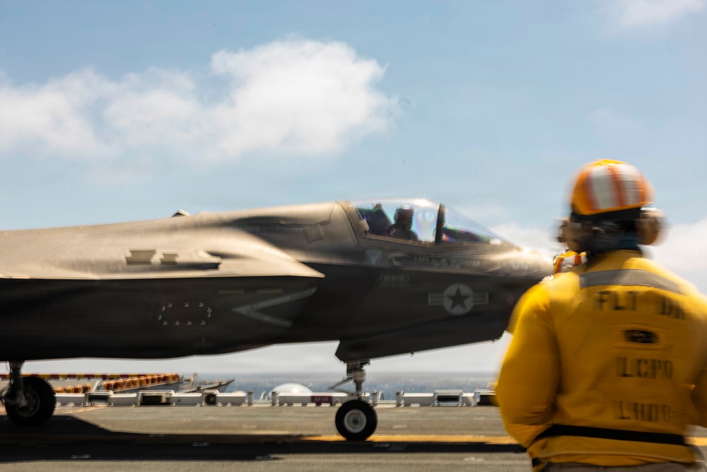 13th MEU | VMFA-211 Conducts a Simulated Expeditionary Airstrike