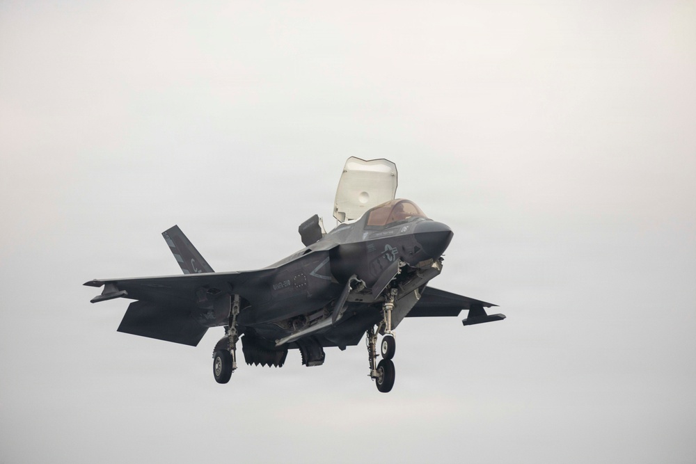 13th MEU | VMFA-211 Conducts a Simulated Expeditionary Airstrike