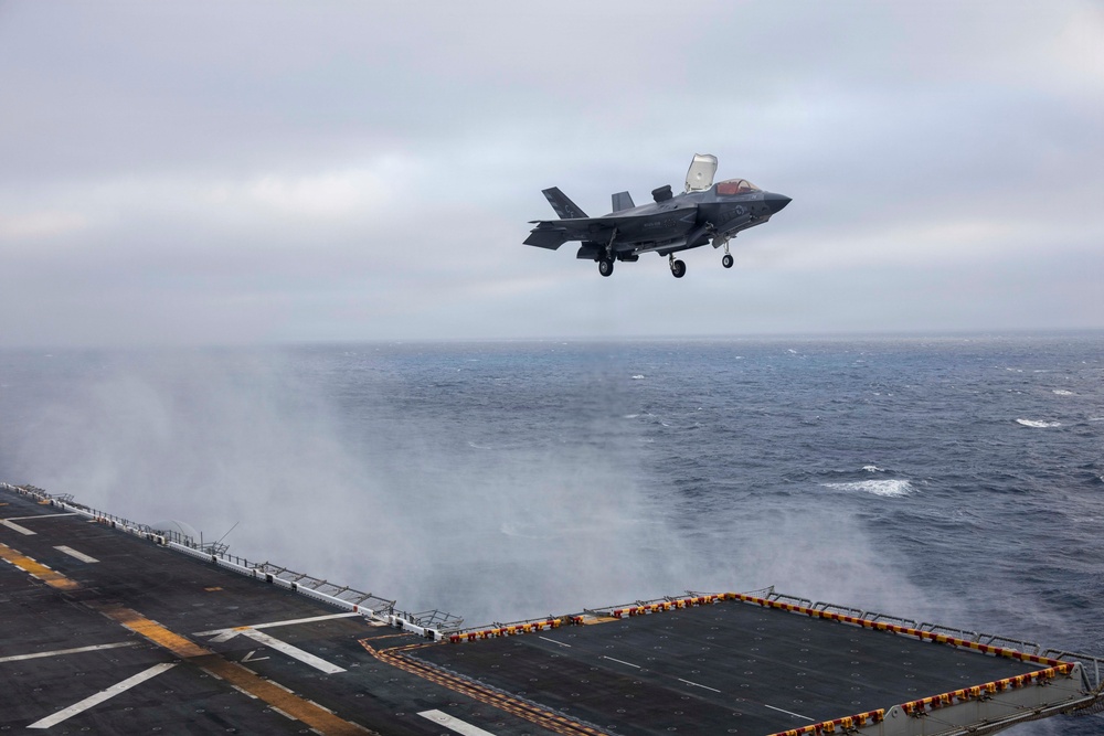 13th MEU | VMFA-211 Conducts a Simulated Expeditionary Airstrike