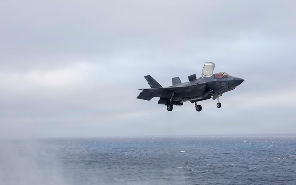 13th MEU | VMFA-211 Conducts a Simulated Expeditionary Airstrike