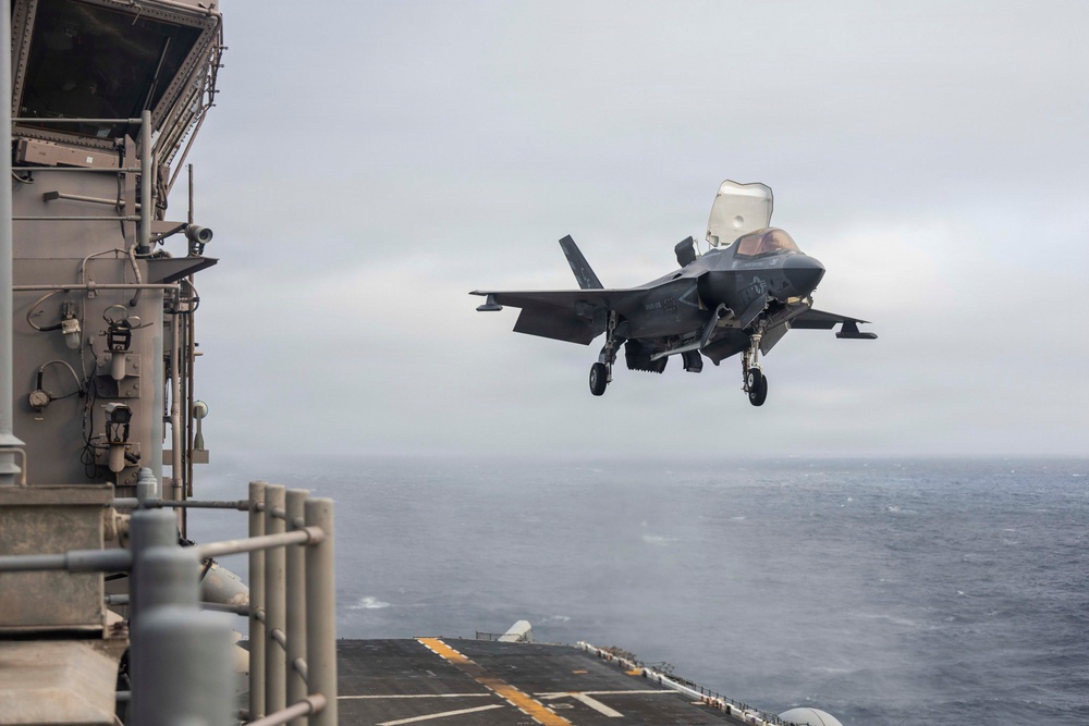 13th MEU | VMFA-211 Conducts a Simulated Expeditionary Airstrike
