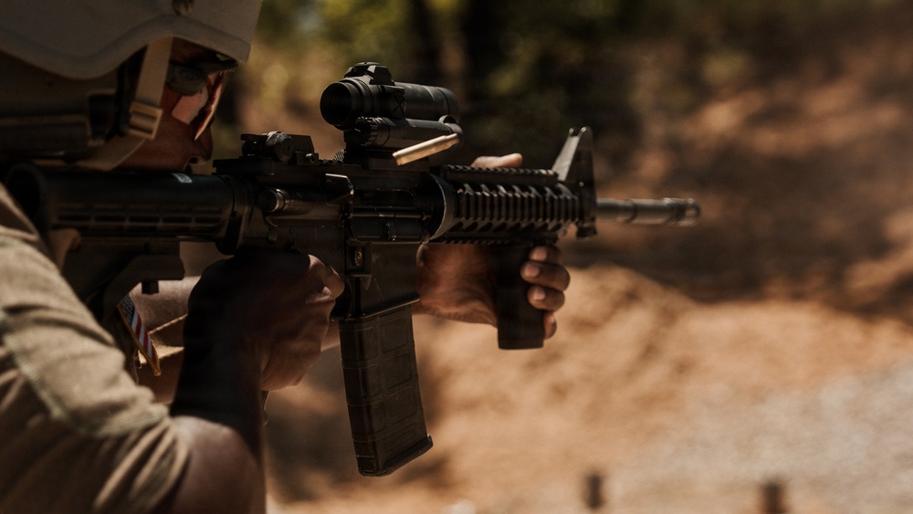1st SFC Communicators Execute Advanced Marksmanship Range
