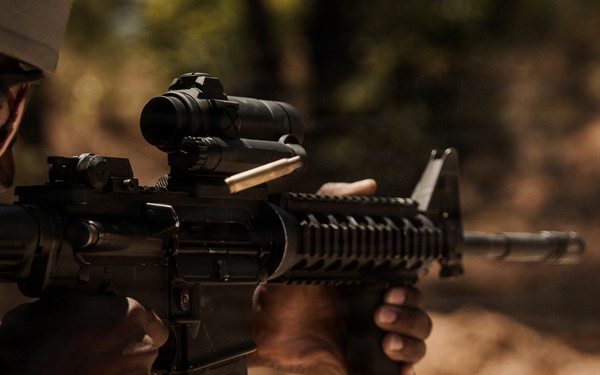 1st SFC Communicators Execute Advanced Marksmanship Range
