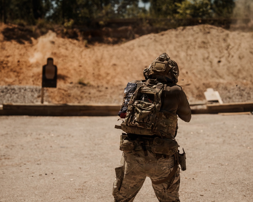 1st SFC Communicators Execute Advanced Marksmanship Range