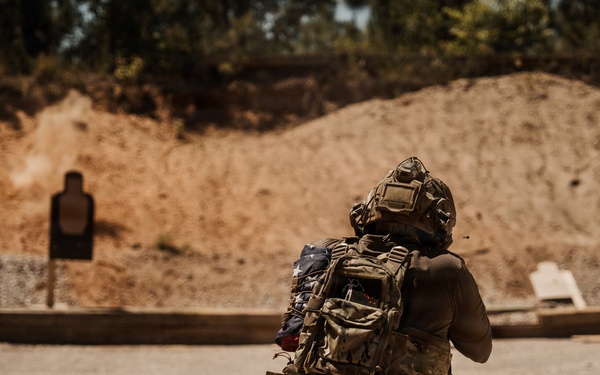1st SFC Communicators Execute Advanced Marksmanship Range