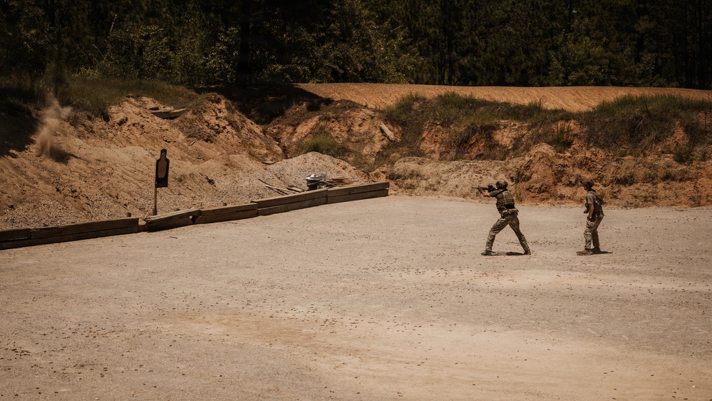 1st SFC Communicators Execute Advanced Marksmanship Range