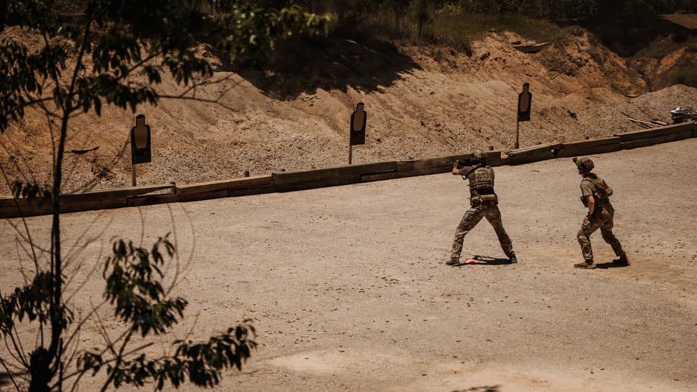 1st SFC Communicators Execute Advanced Marksmanship Range