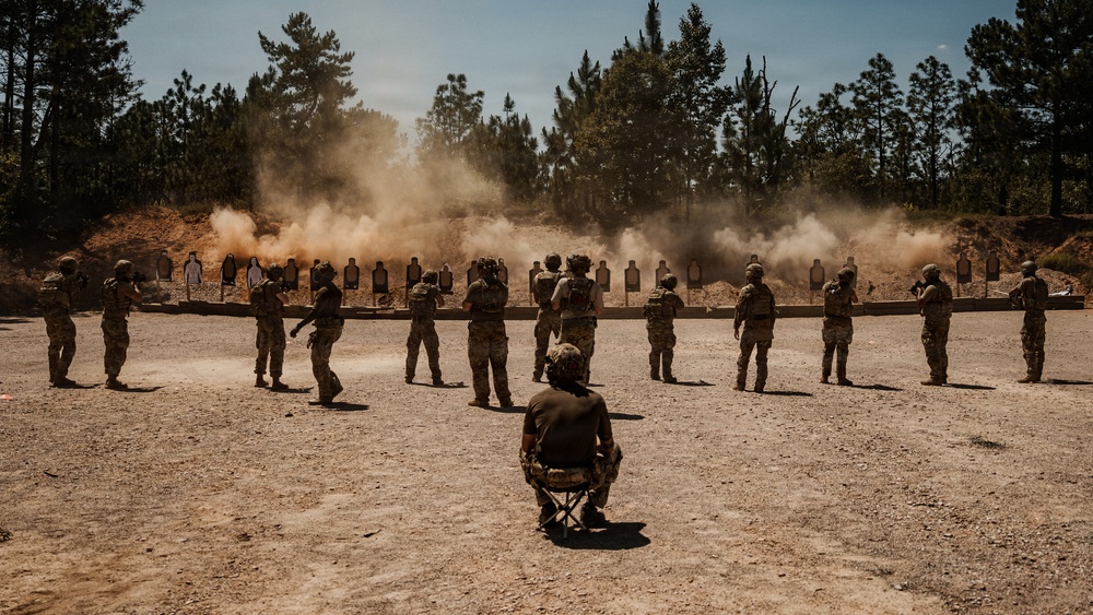 1st SFC Communicators Execute Advanced Marksmanship Range