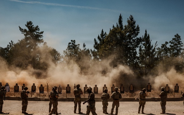 1st SFC Communicators Execute Advanced Marksmanship Range