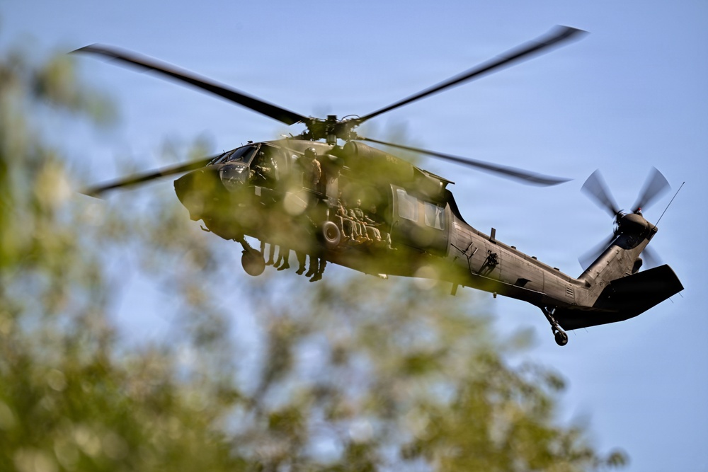 Missouri Army National Guard CH-47 Chinook conducts Helocast operations during Northern Strike 26-2
