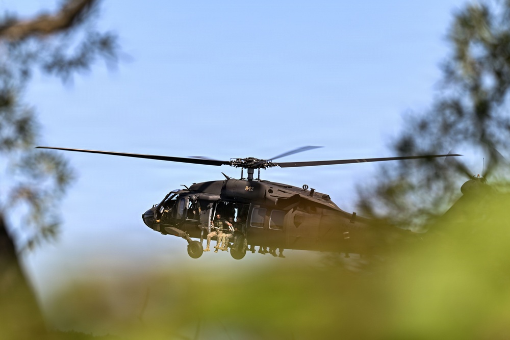 Missouri Army National Guard CH-47 Chinook conducts Helocast operations during Northern Strike 26-2