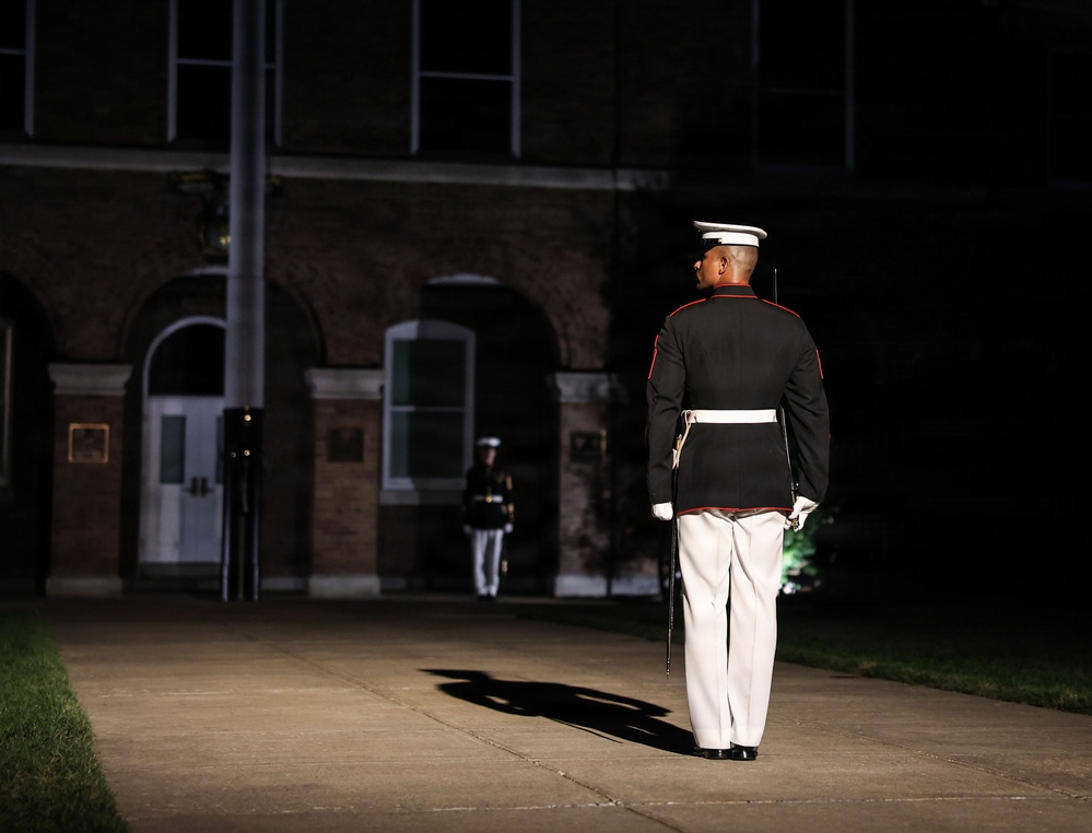 Lt. Gen. Wellons hosts Mr. Bill Toti at Marine Barracks Washington's Evening Parade