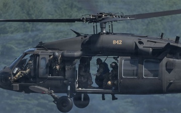 Missouri Army National Guard CH-47 Chinook conducts Helocast operations during Northern Strike 26-2