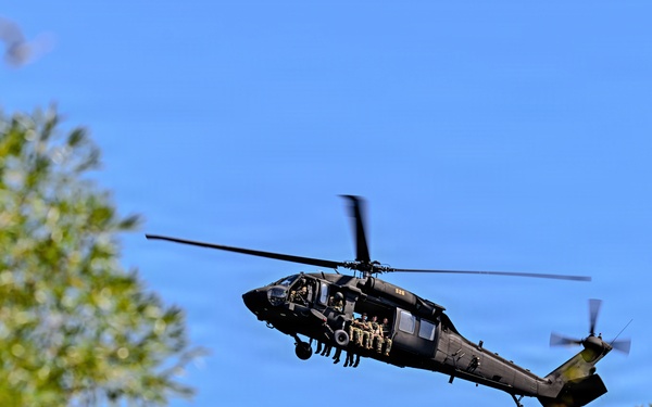Missouri Army National Guard CH-47 Chinook conducts Helocast operations during Northern Strike 26-2