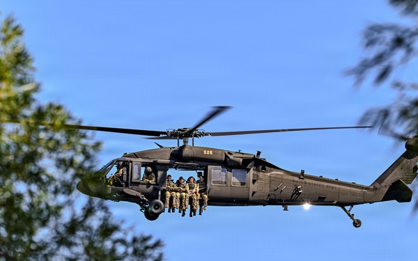 Missouri Army National Guard CH-47 Chinook conducts Helocast operations during Northern Strike 26-2