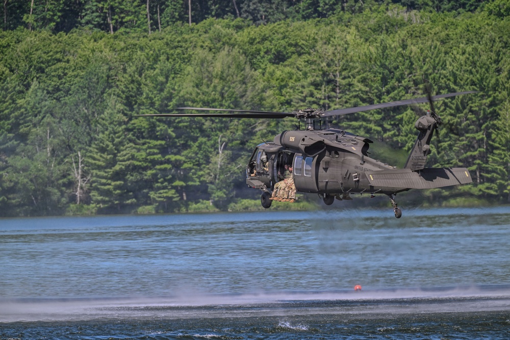 Missouri Army National Guard CH-47 Chinook conducts Helocast operations during Northern Strike 26-2