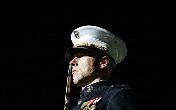 Lt. Gen. Wellons hosts Mr. Bill Toti at Marine Barracks Washington's Evening Parade