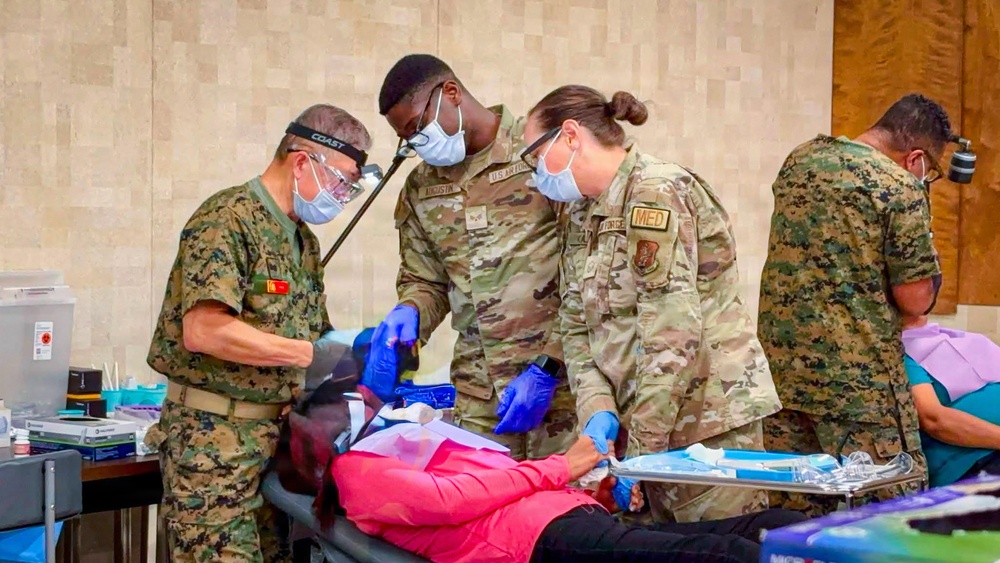 Joint-Service Medical Team Delivers No-Cost Care During Texas IRT
