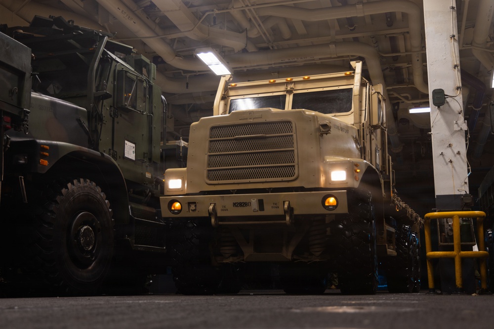 13th MEU | LCACs embark USS Makin Island