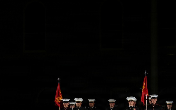 Lt. Gen. Wellons hosts Mr. Bill Toti at Marine Barracks Washington's Evening Parade