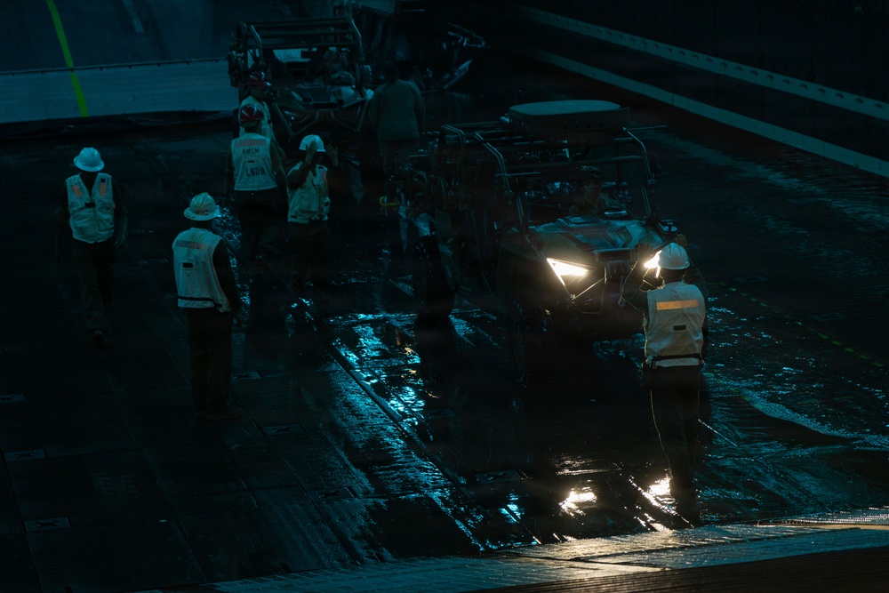 13th MEU | LCACs embark USS Makin Island