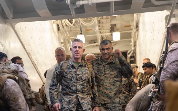 I MEF CG Visits 13th MEU Marines and Sailors Aboard USS Makin Island