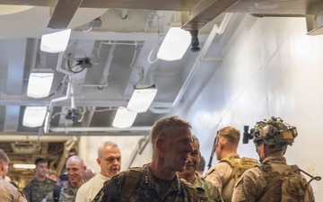 I MEF CG Visits 13th MEU Marines and Sailors Aboard USS Makin Island
