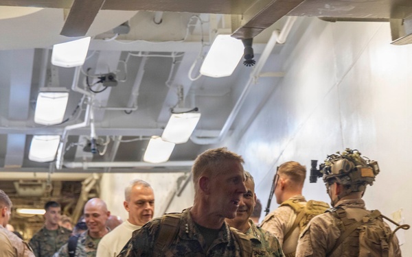 I MEF CG Visits 13th MEU Marines and Sailors Aboard USS Makin Island