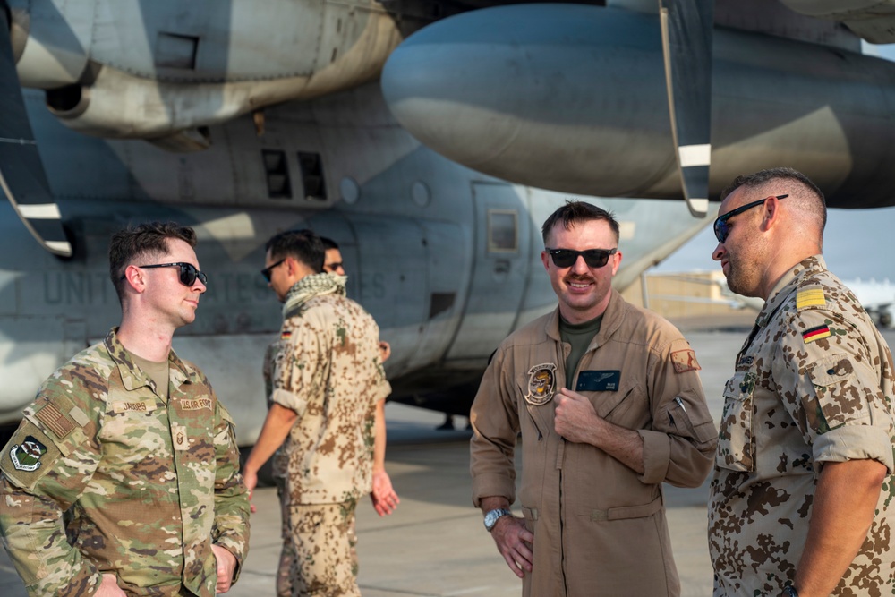 HOA allies familiarize themselves with VMM-362 (REIN) capabilities