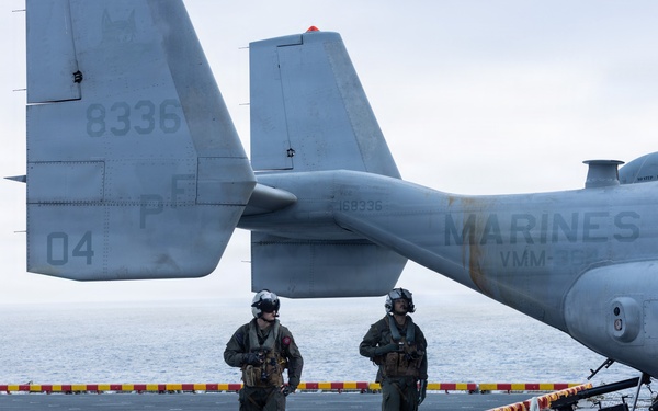 13th MEU | BLT 2/4 executes a Vertical Assault Raid