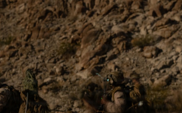 13th MEU | BLT 2/4 executes a Vertical Assault Raid
