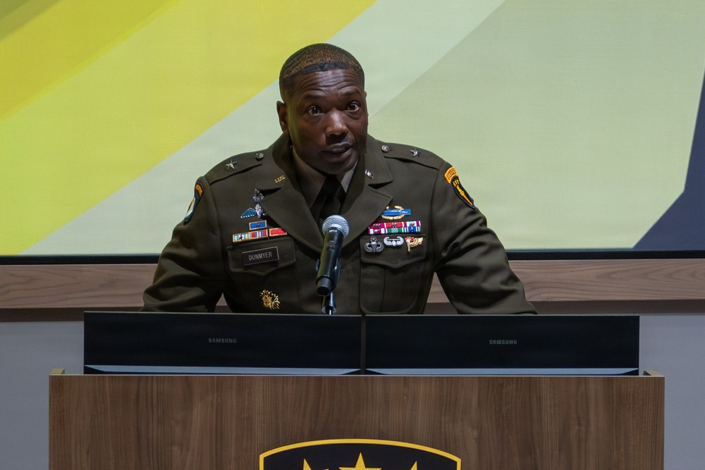 AY27 U.S. Army War College Convocation Marks Start of Academic Year