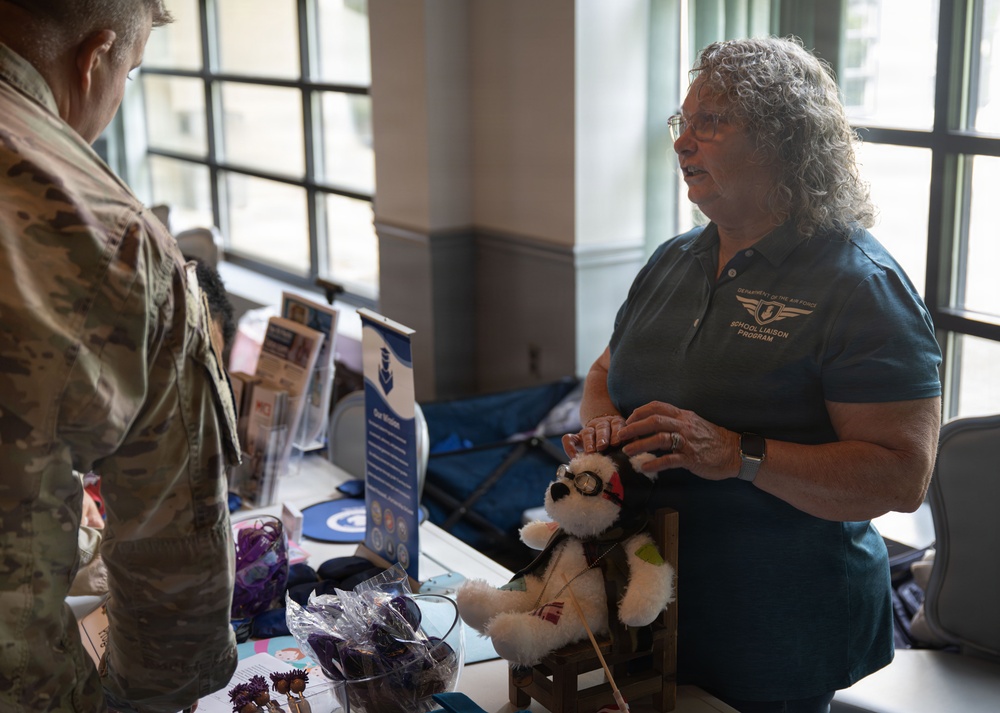 Pre-deployment event connects Dover reservists to key resources