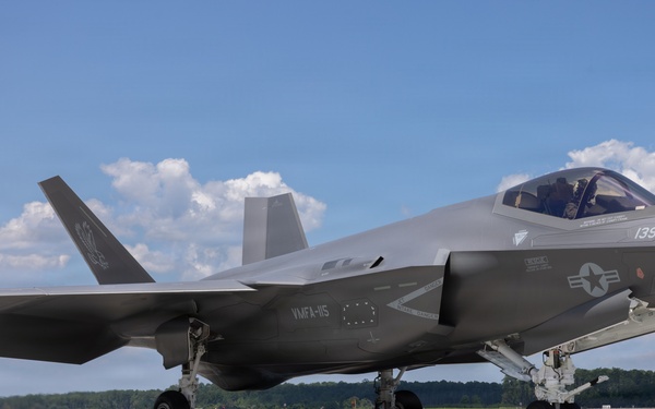 VMFA-115 flies first F-35C Lightning II