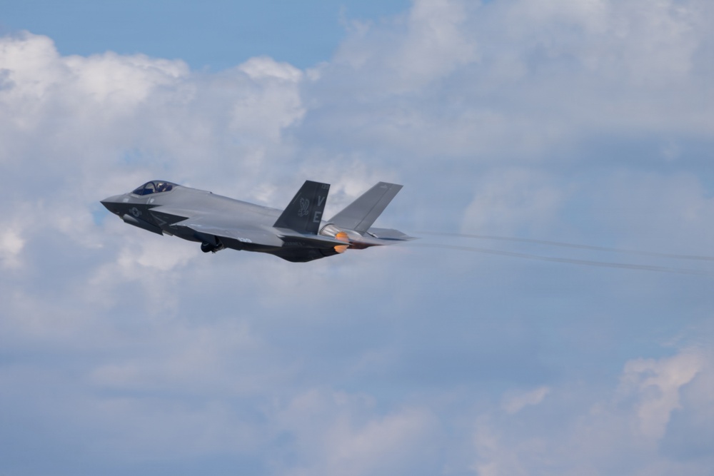 VMFA-115 flies first F-35C Lightning II