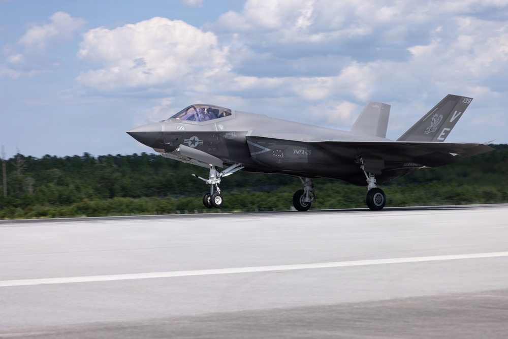 VMFA-115 flies first F-35C Lightning II