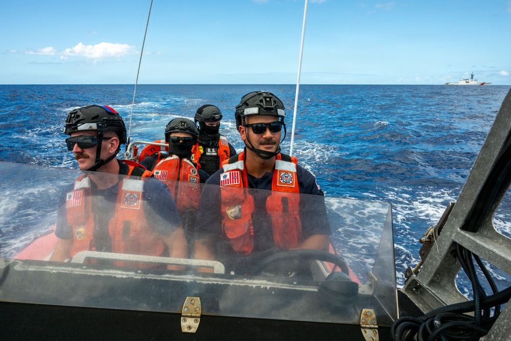 U.S. Coast Guard conducts pursuit training with Philippine Coast Guard during Rimpac 2026