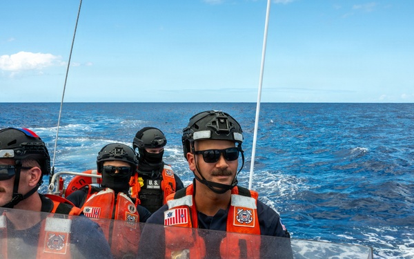 U.S. Coast Guard conducts pursuit training with Philippine Coast Guard during Rimpac 2026