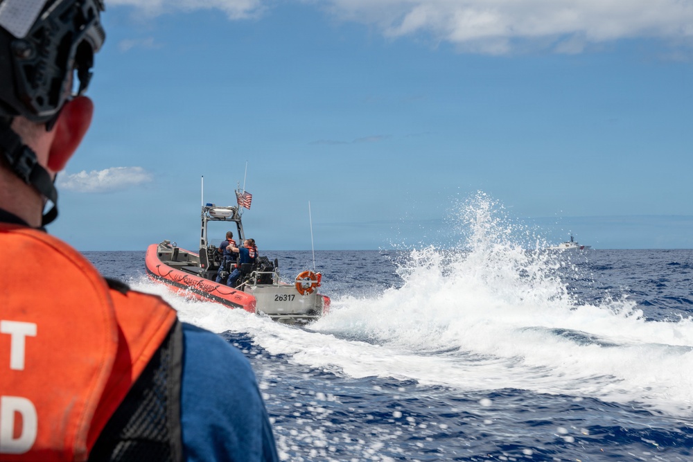 U.S. Coast Guard conducts pursuit training with Philippine Coast Guard during Rimpac 2026