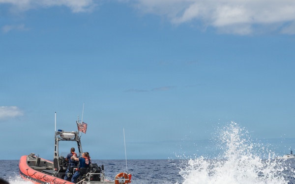 U.S. Coast Guard conducts pursuit training with Philippine Coast Guard