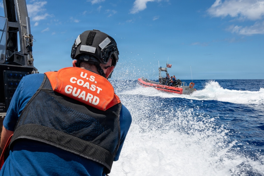 U.S. Coast Guard conducts pursuit training with Philippine Coast Guard during Rimpac 2026