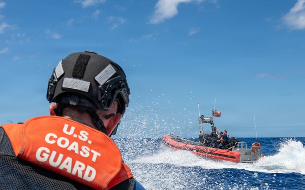 U.S. Coast Guard conducts pursuit training with Philippine Coast Guard